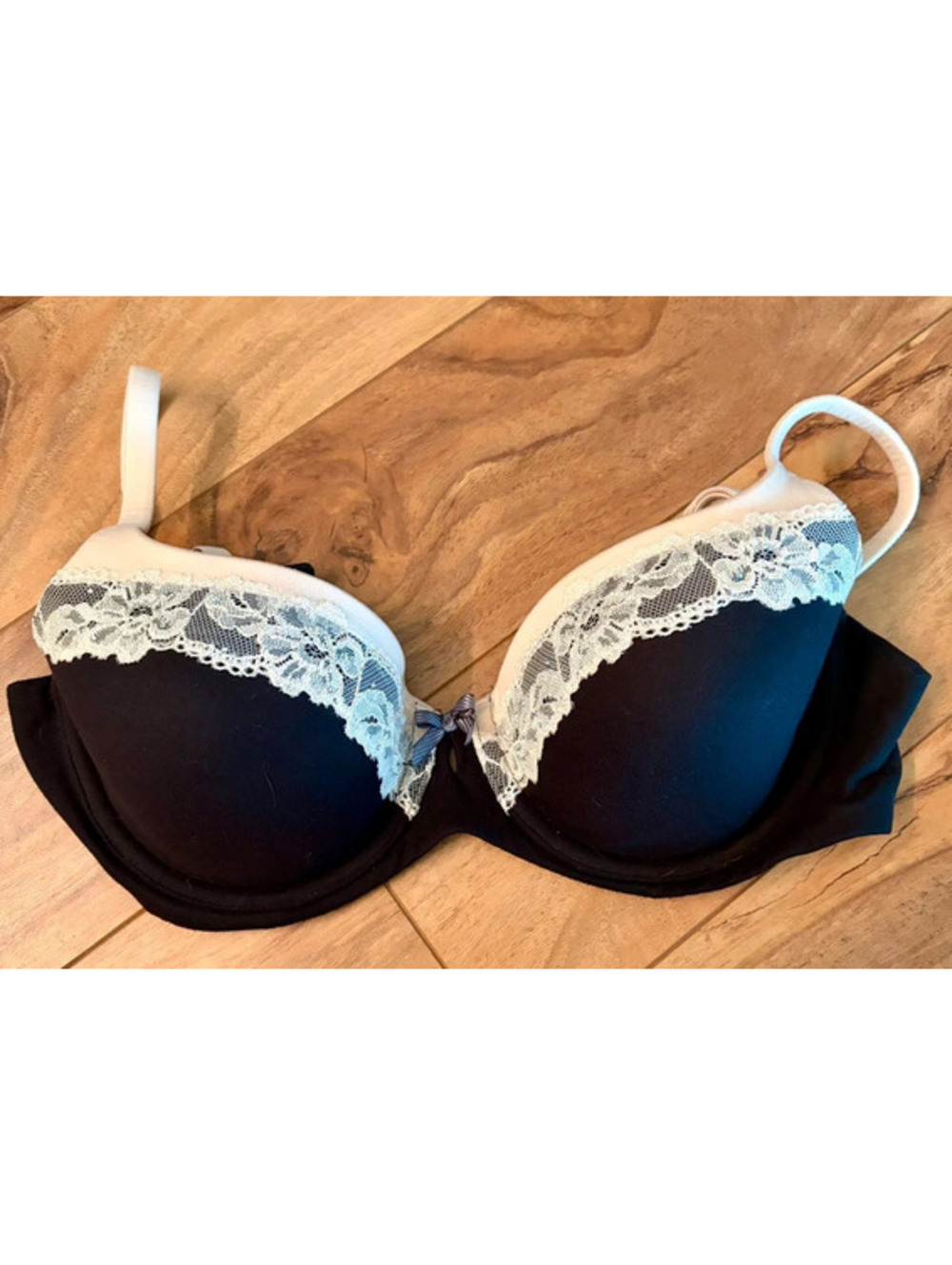 Victoria’s Secret body by Victoria bra